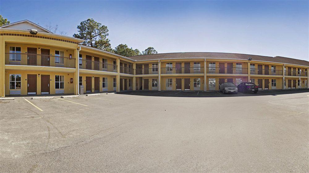 Days Inn By Wyndham Alma Dış mekan fotoğraf