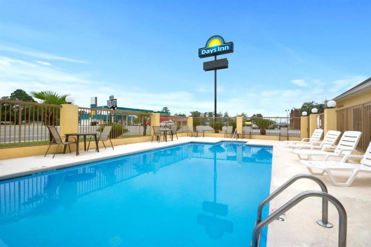 Days Inn By Wyndham Alma Dış mekan fotoğraf
