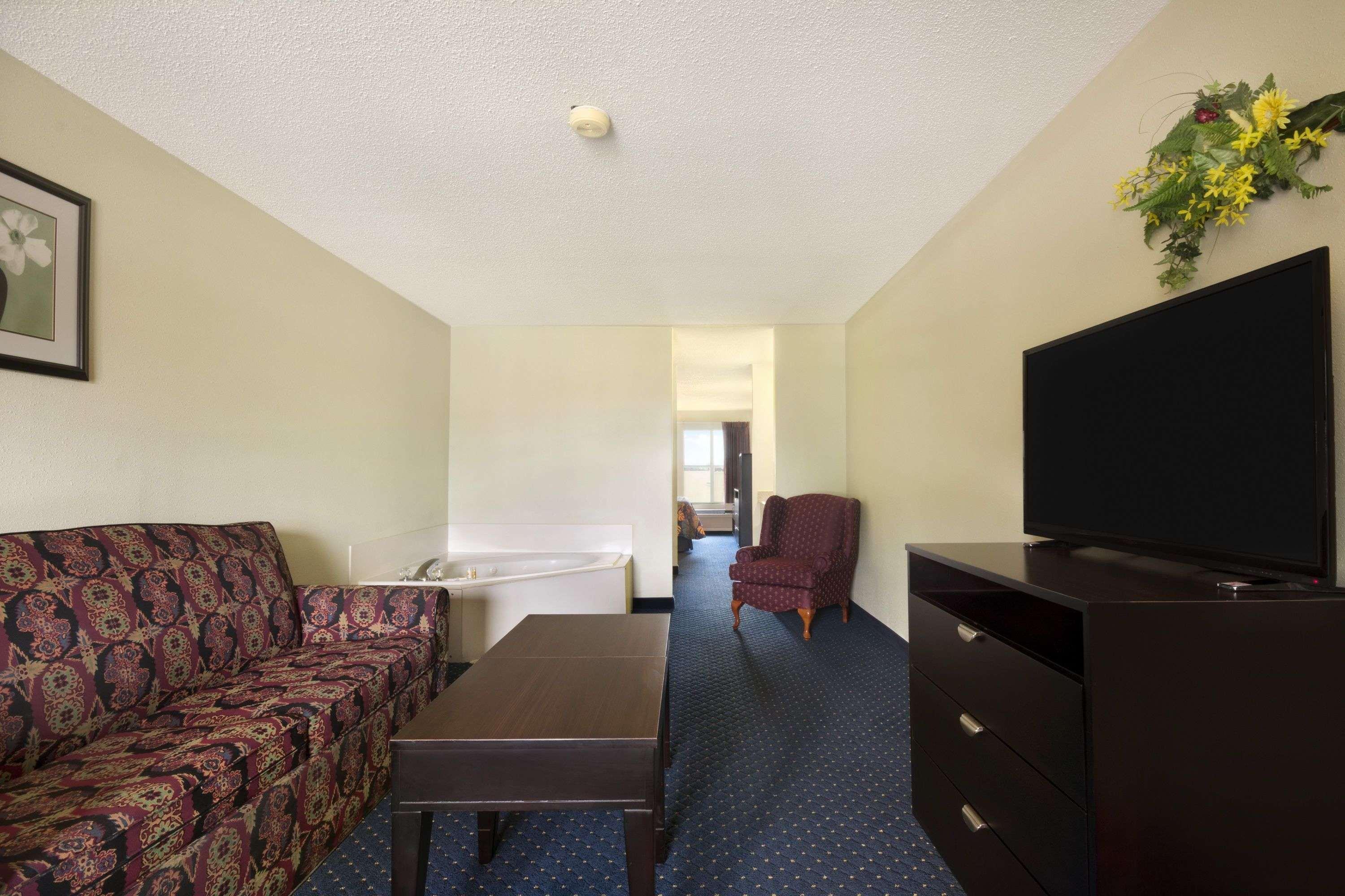 Days Inn By Wyndham Alma Dış mekan fotoğraf