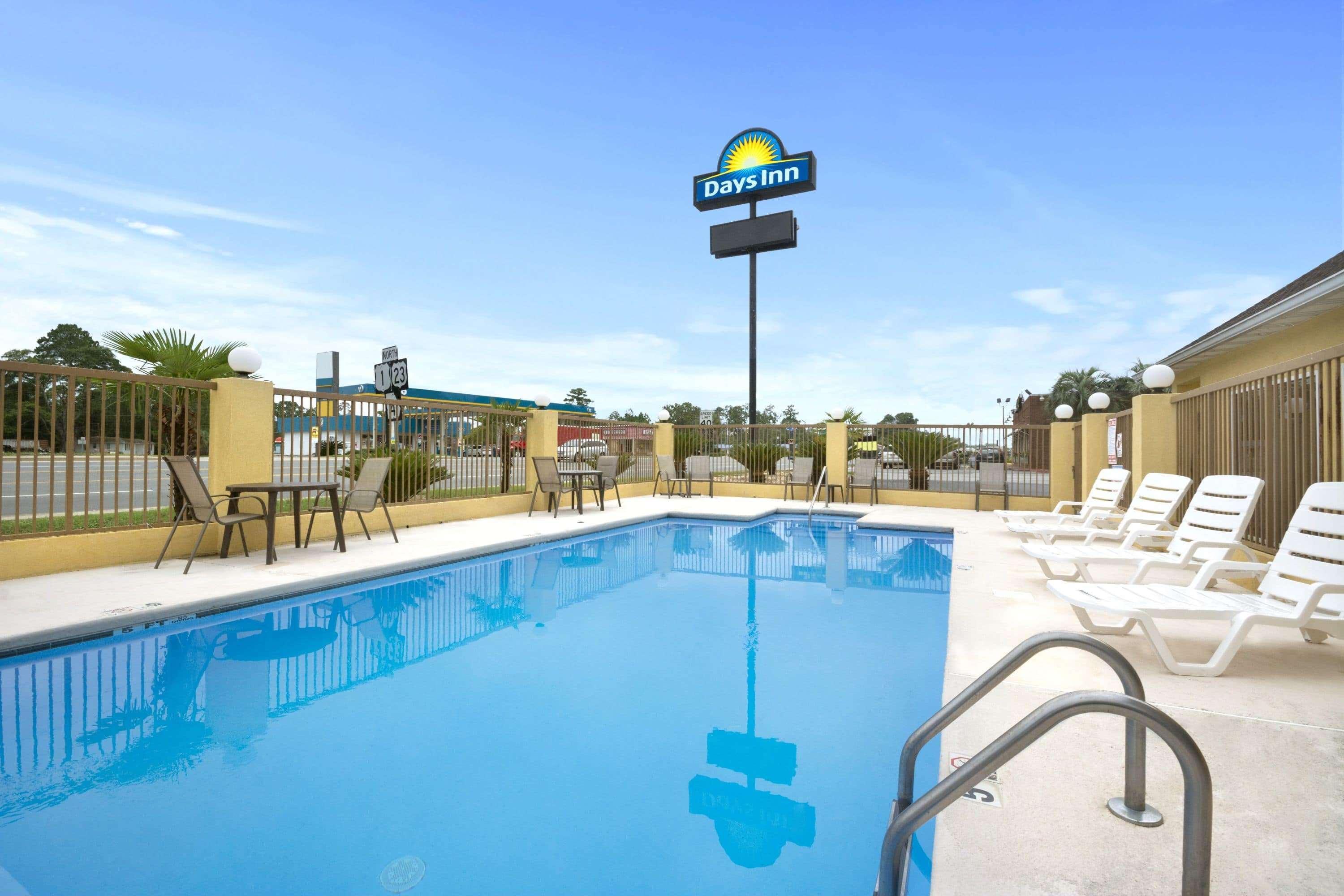 Days Inn By Wyndham Alma Dış mekan fotoğraf