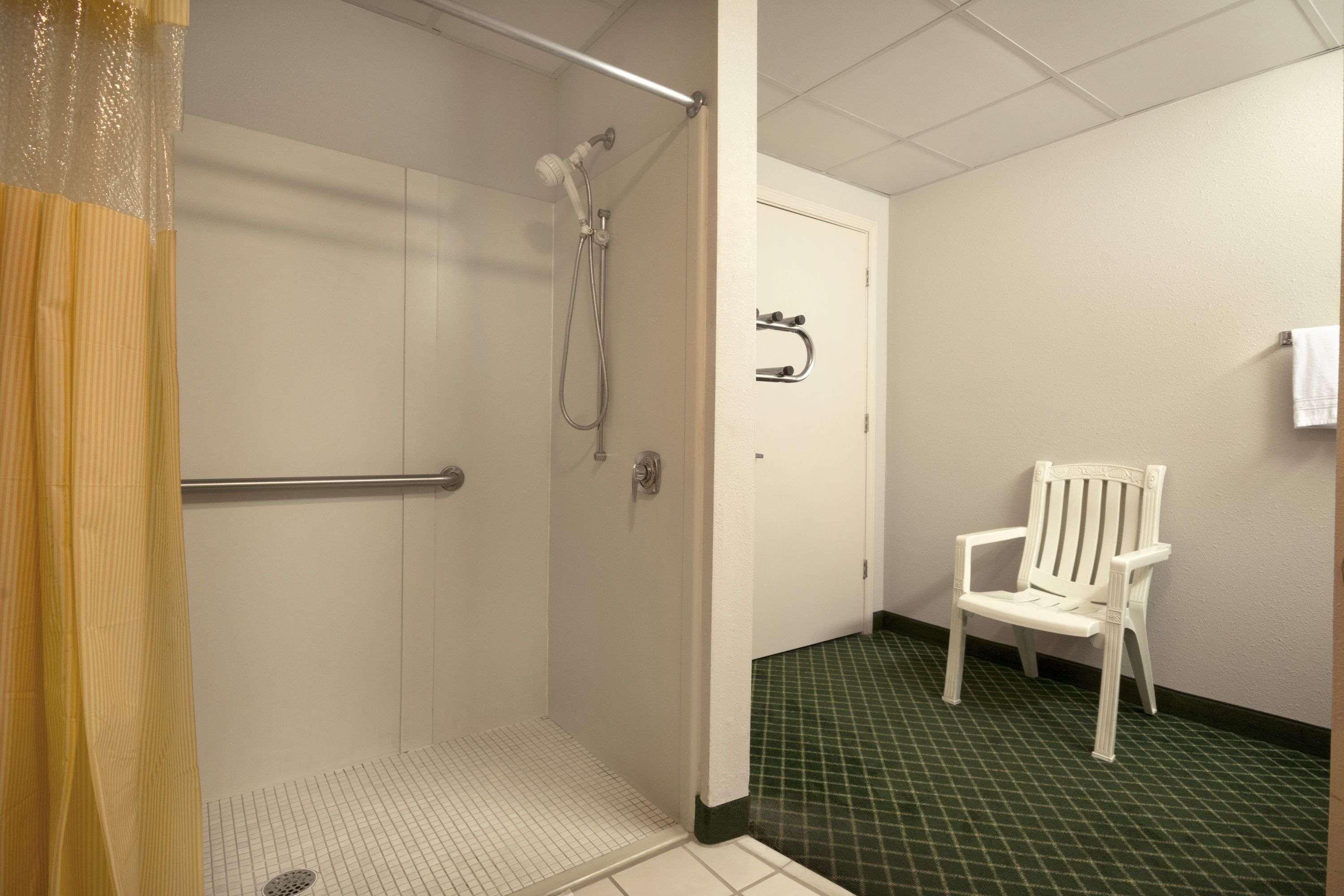 Days Inn By Wyndham Alma Dış mekan fotoğraf