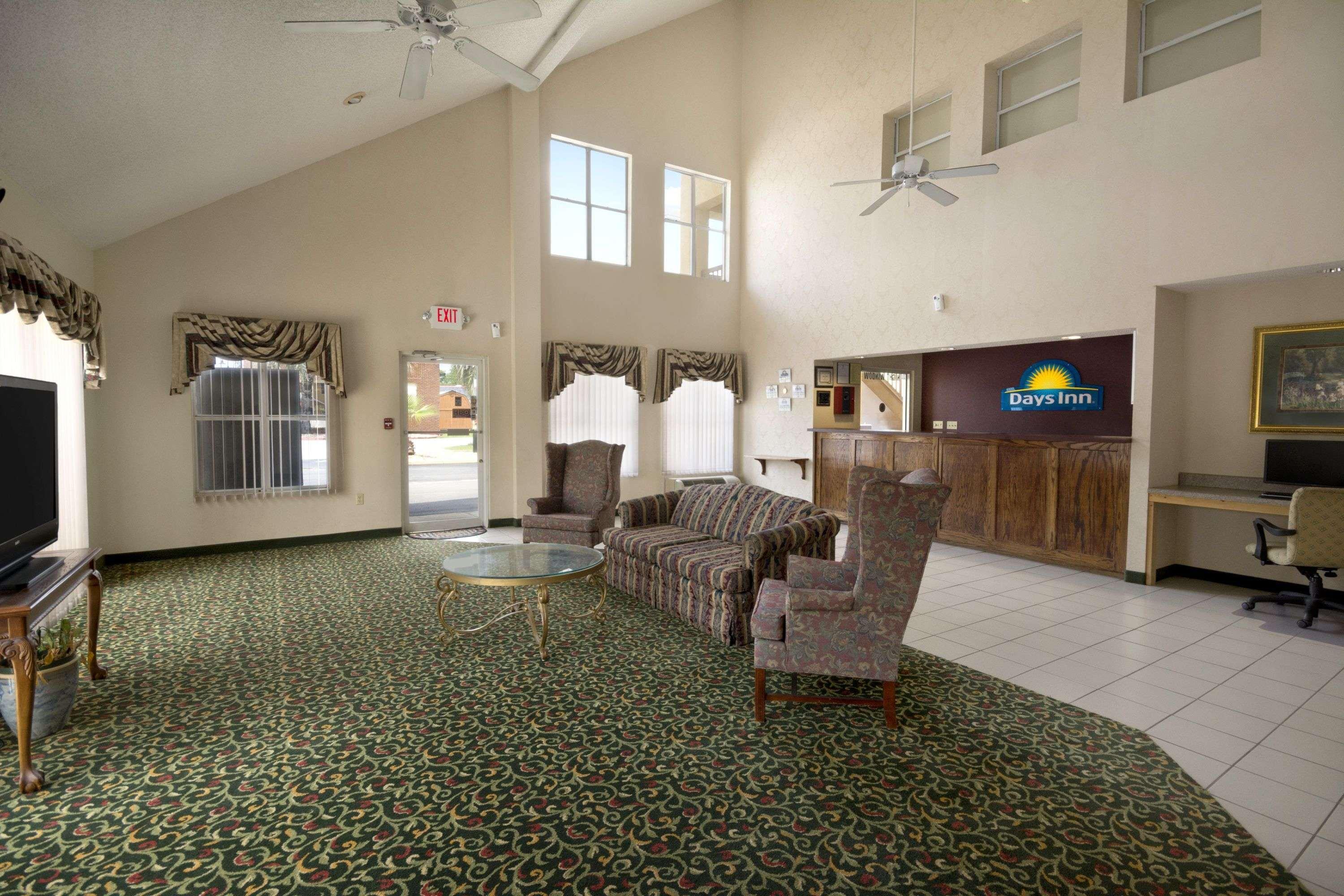 Days Inn By Wyndham Alma Dış mekan fotoğraf